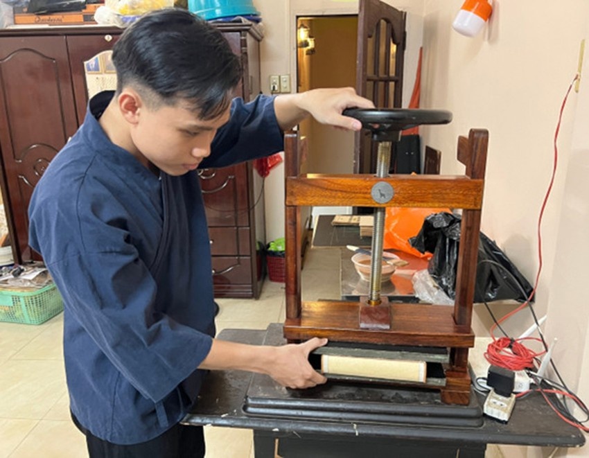 Nghe phuc che sach xua anh 2