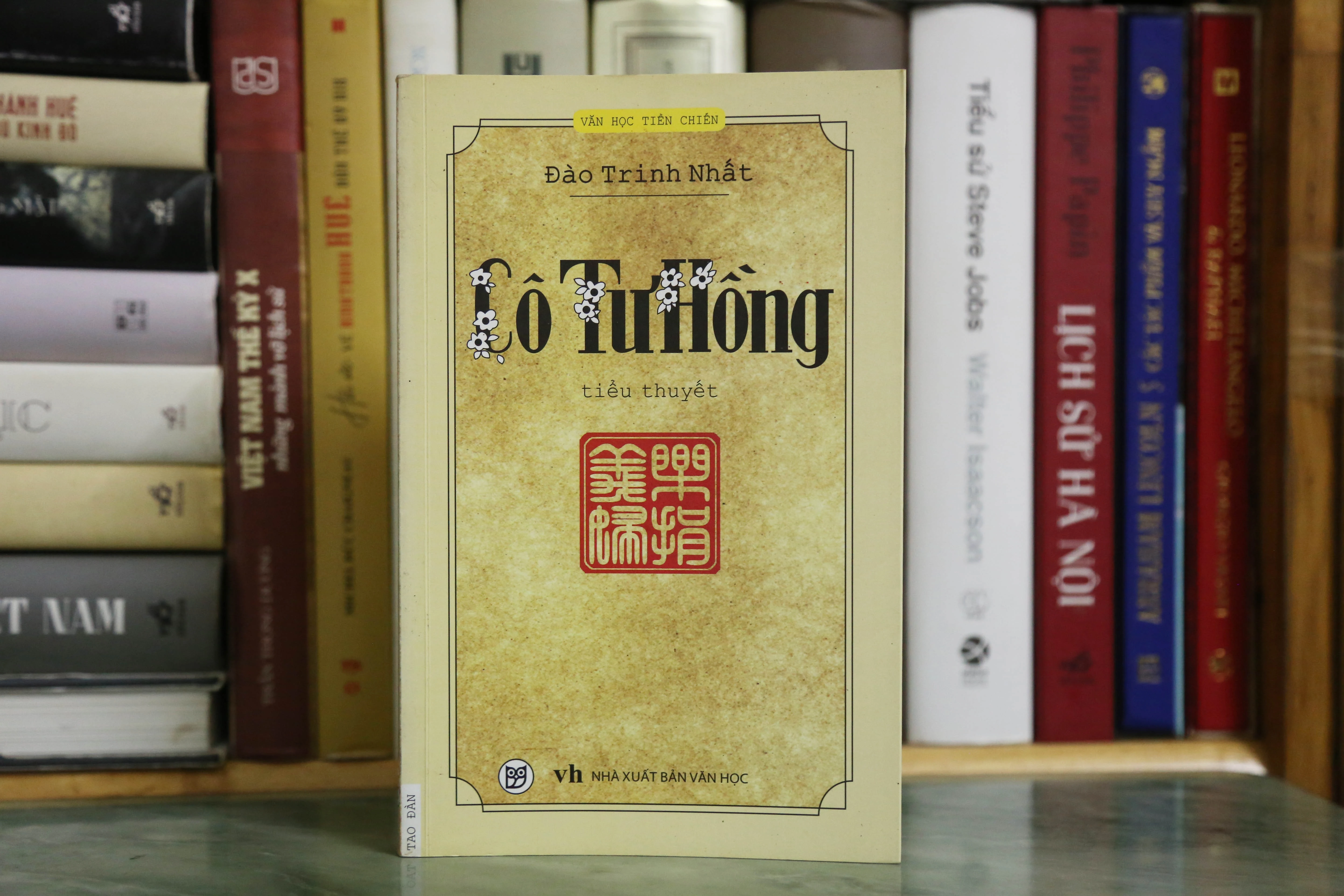 Suc hap dan cua 'Co Tu Hong' - nguoi phu nu noi loan Ha thanh hinh anh