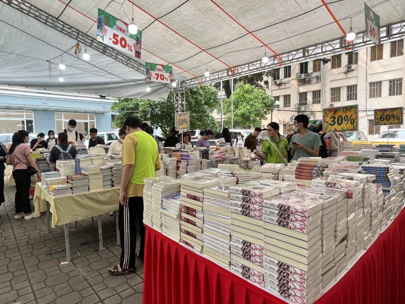 Hoi sach 0 dong anh 1