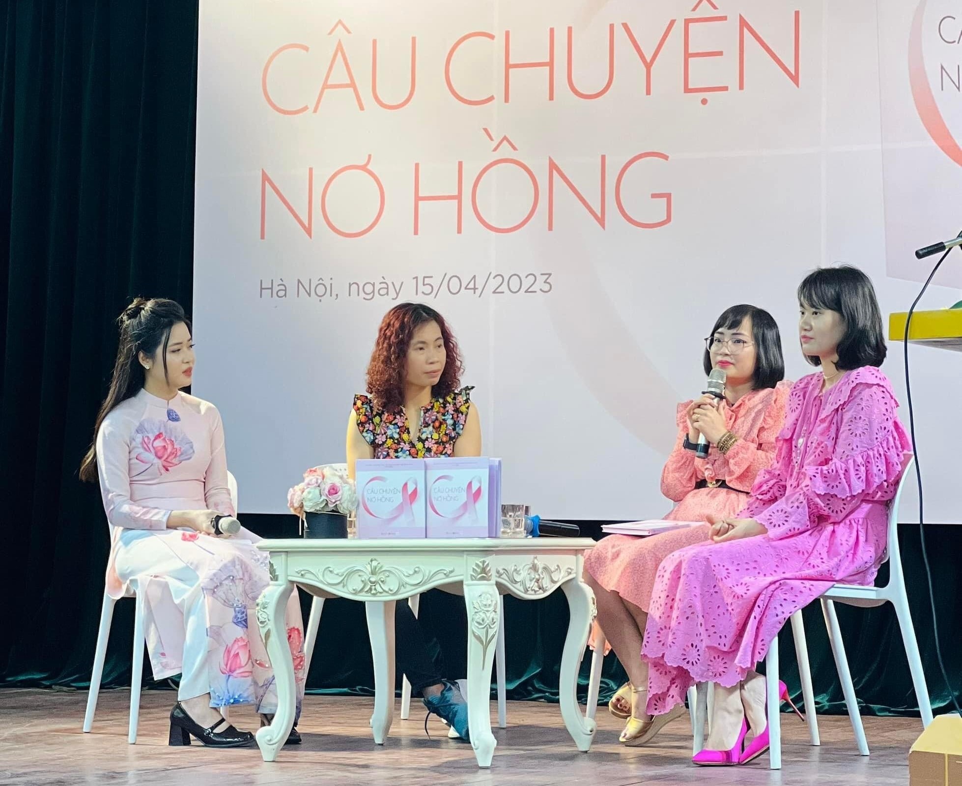 Hanh trinh vuot qua can benh ung thu vu hinh anh