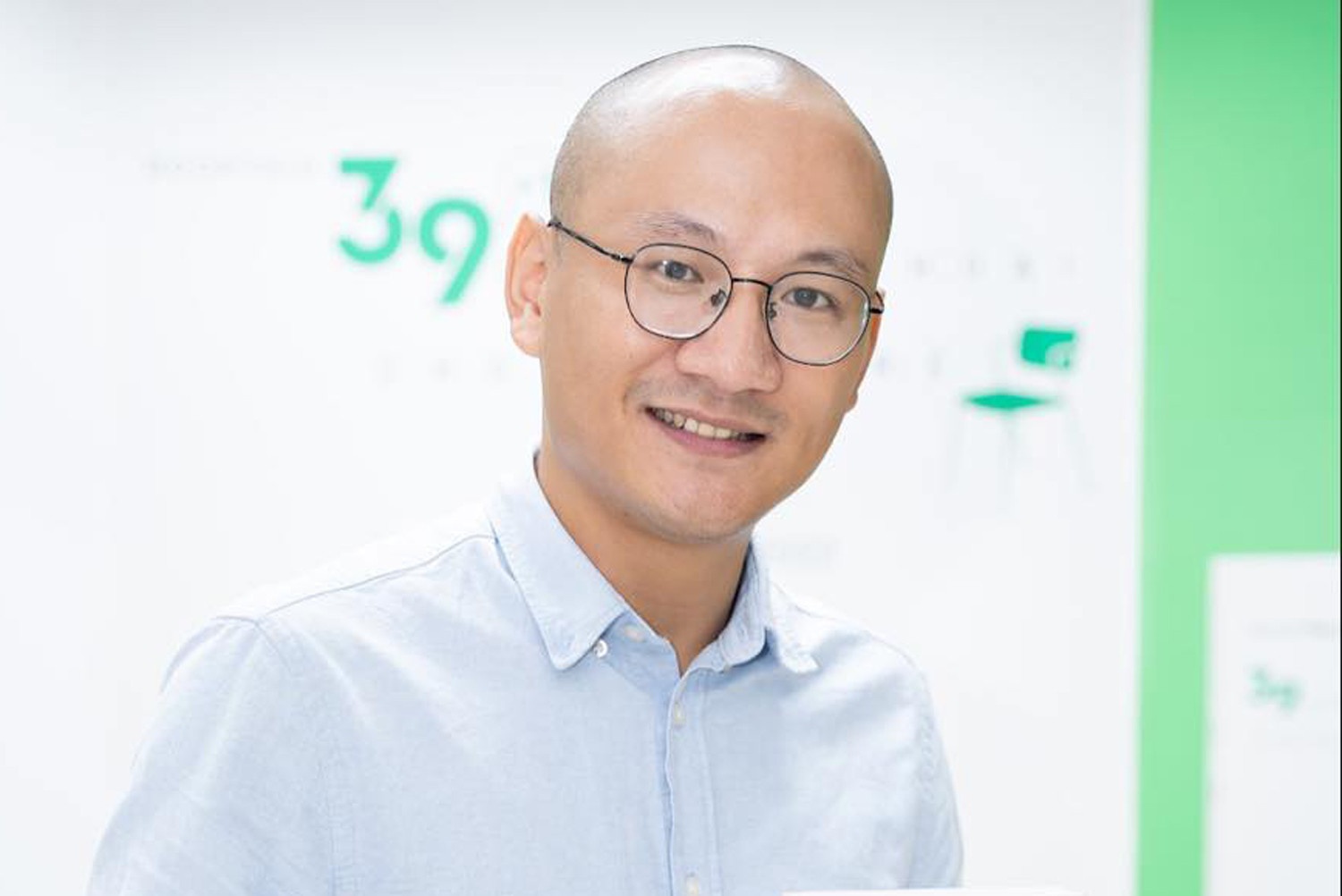 MC Phan Dang: 'Doc sach cung giong nhu yeu' hinh anh