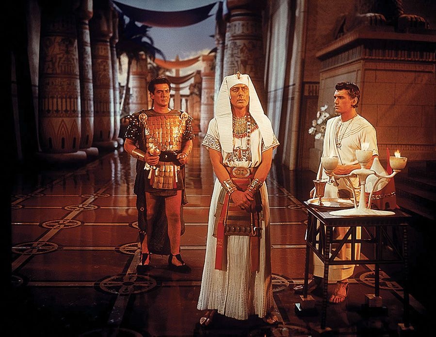 Dinh menh cua Pharaon Ekhnaton hinh anh