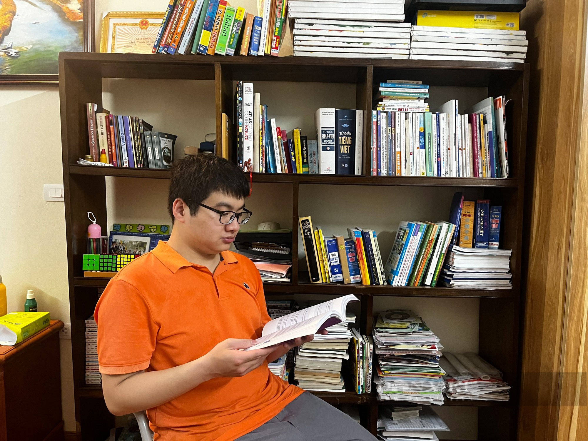 Khoi day niem dam me doc sach tu gia dinh hinh anh