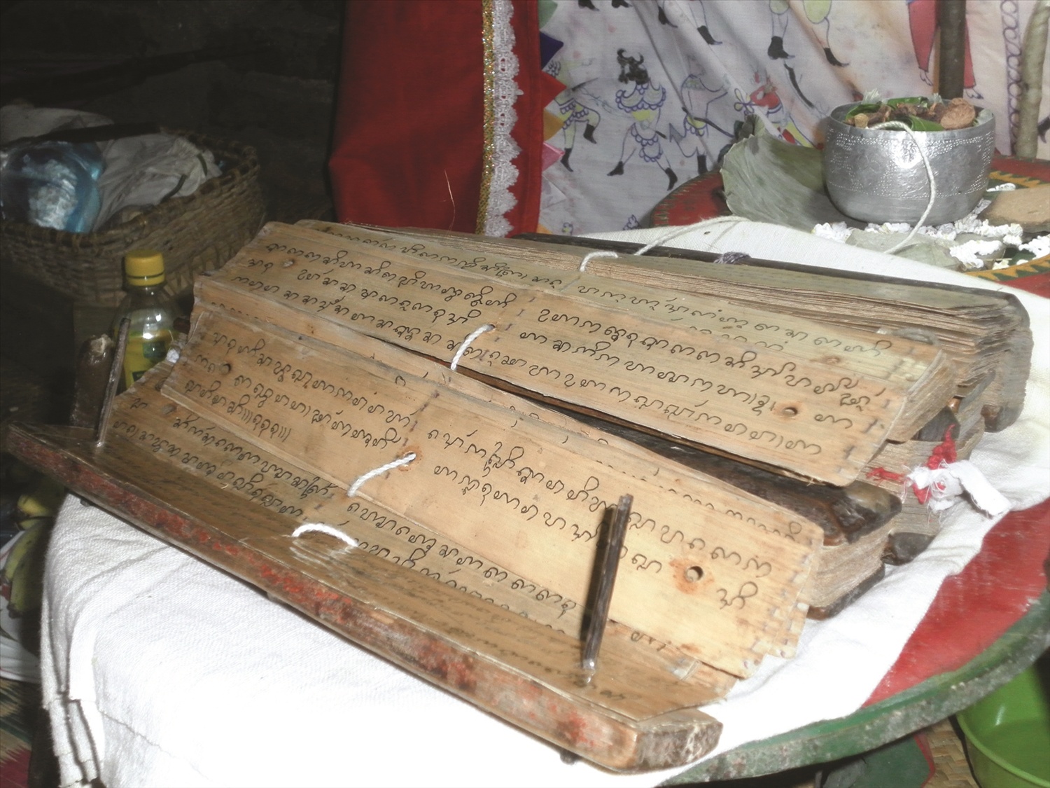 Sach co cua nguoi Cham dang lan luot bien mat khoi cong dong hinh anh