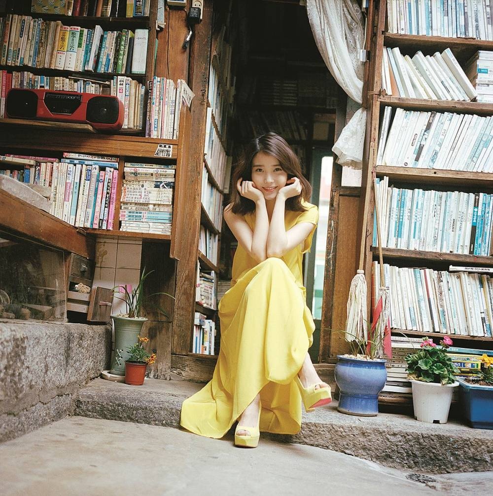 Hinh phat doc sach anh 1