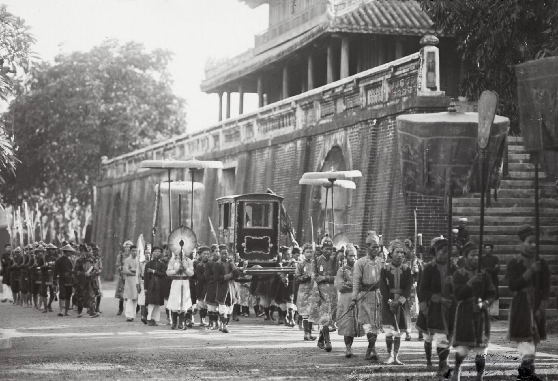 Dam cuoi hoang tu anh 1