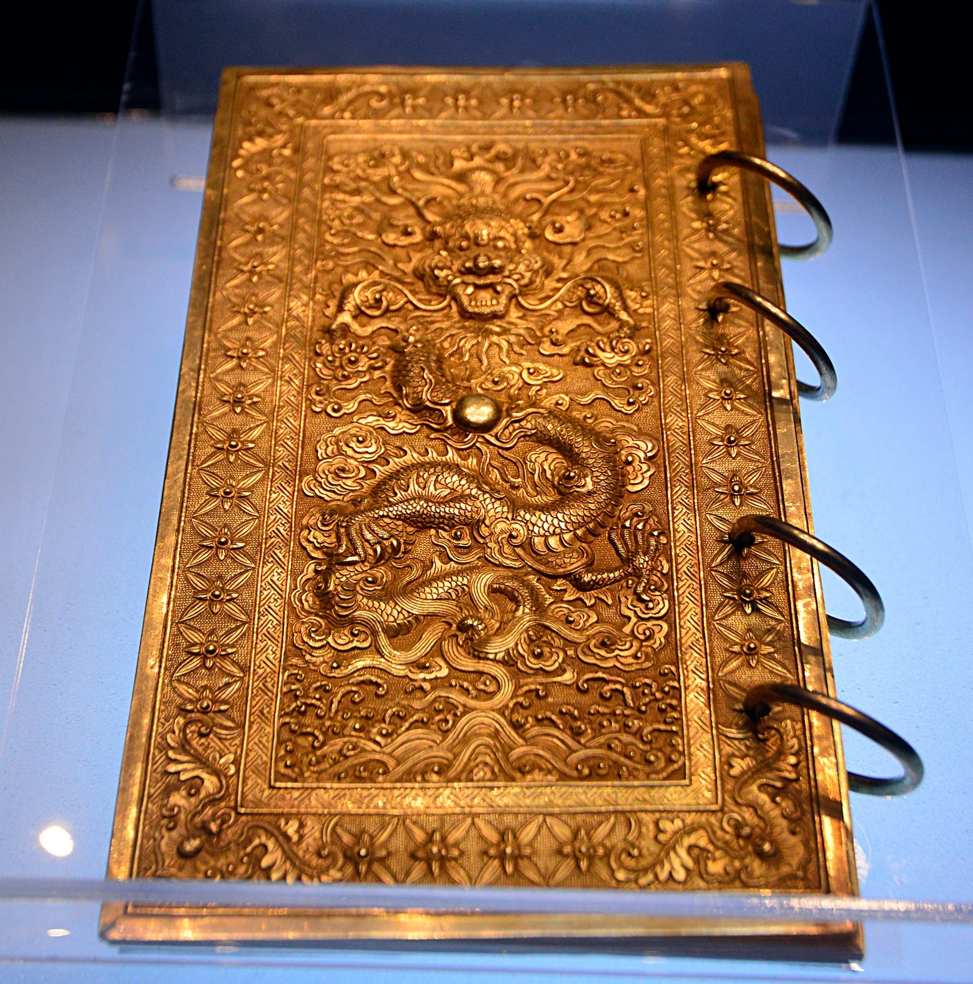 Dam cuoi hoang tu anh 2