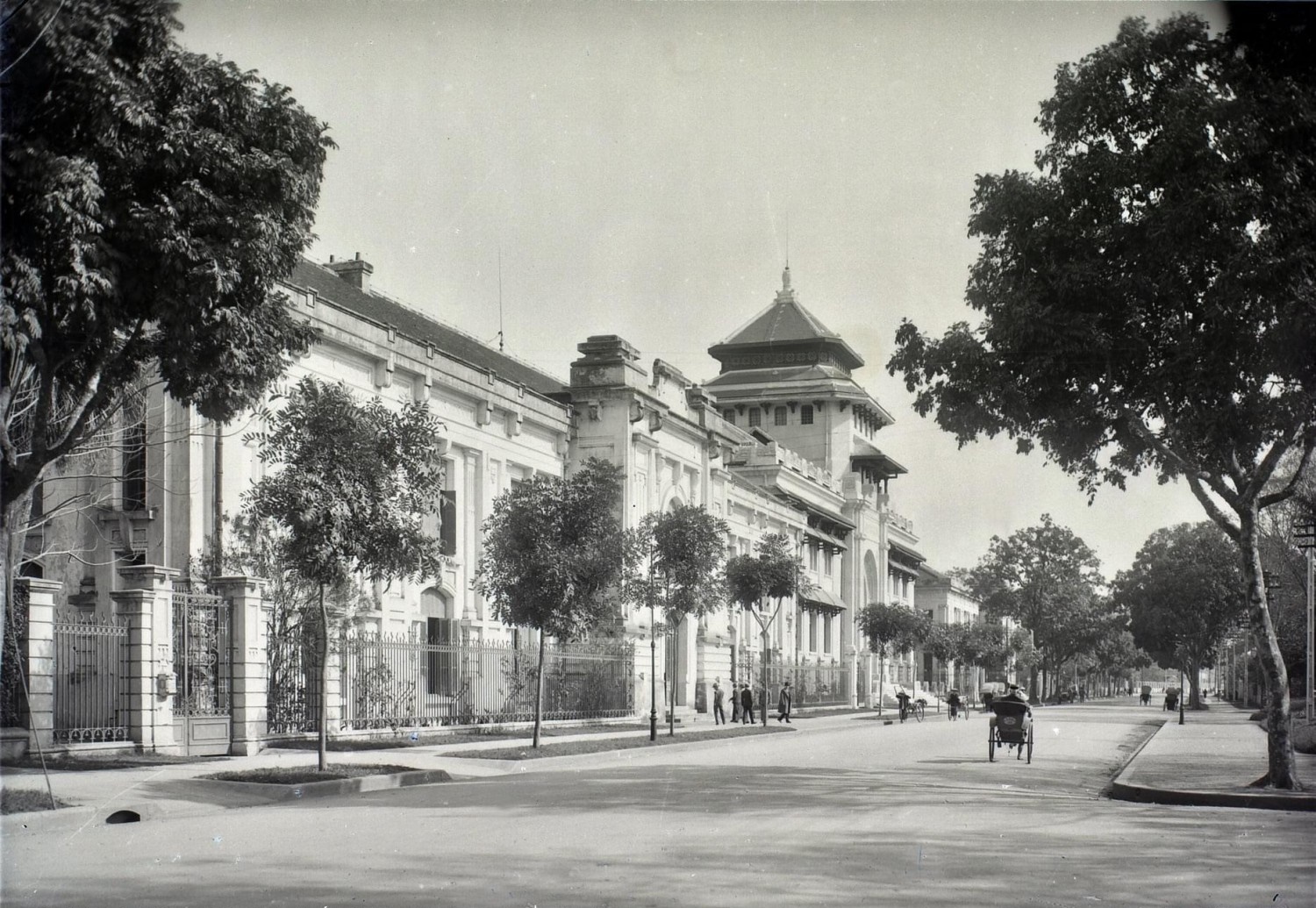 Ve dep kien truc Phap - Dong Duong o Ha Noi: Tu ban ve den cong trinh hinh anh