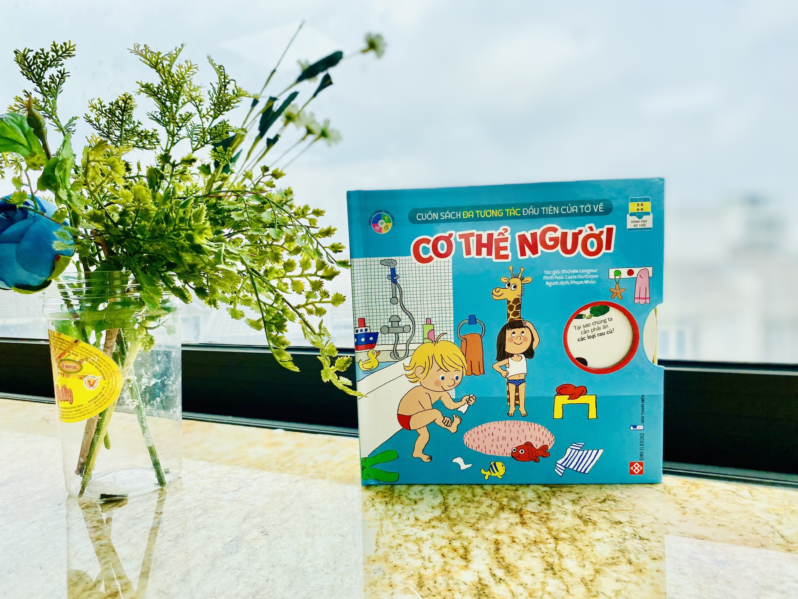 Giup tre kham pha co the nguoi va Trai Dat qua sach da tuong tac hinh anh