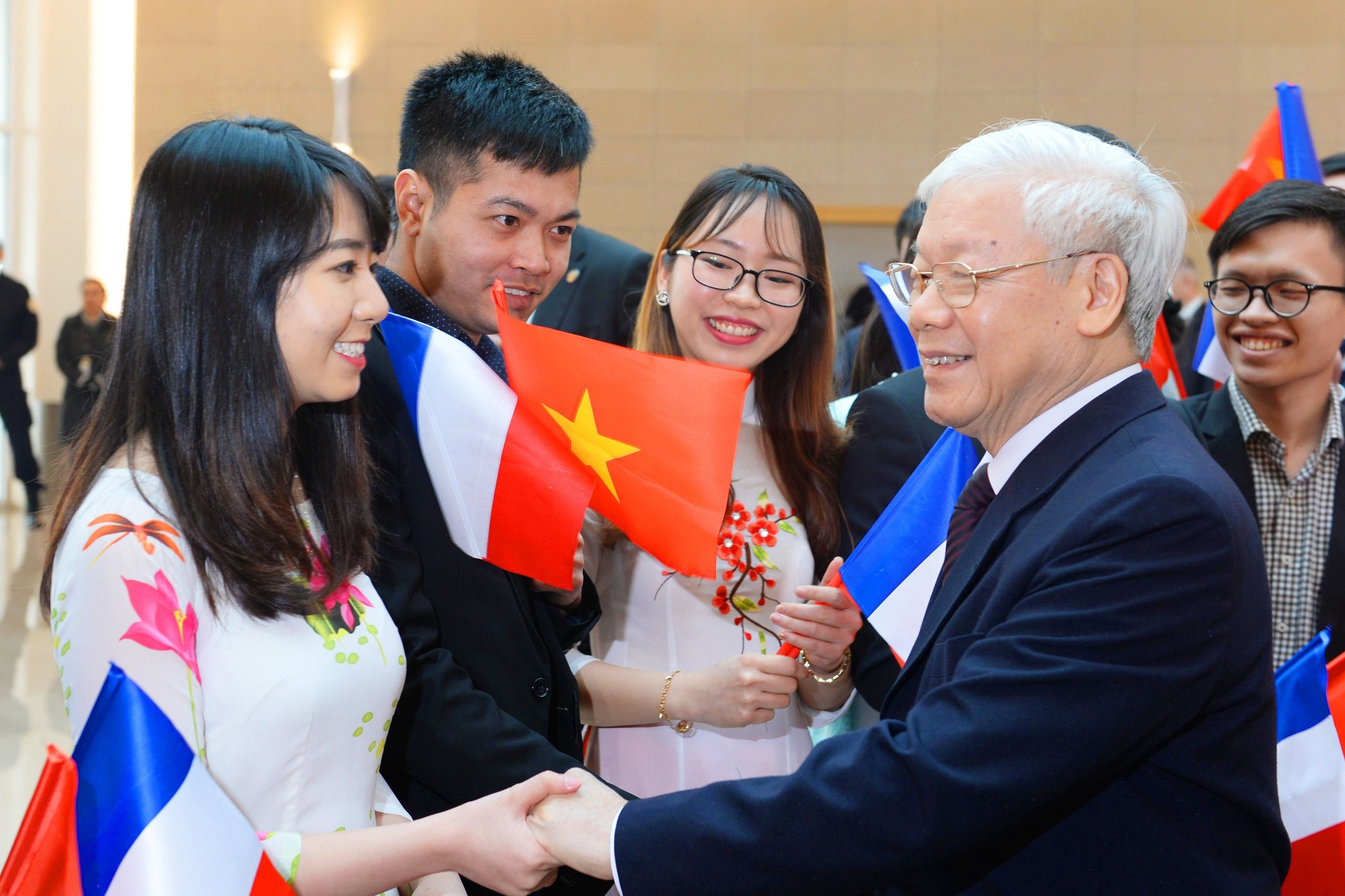 Doc sach la phuong thuc can ban boi dap nguyen khi quoc gia hinh anh