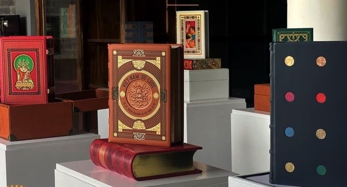 Mua sach sao cho xung nguoi ranh nghe choi sach hinh anh