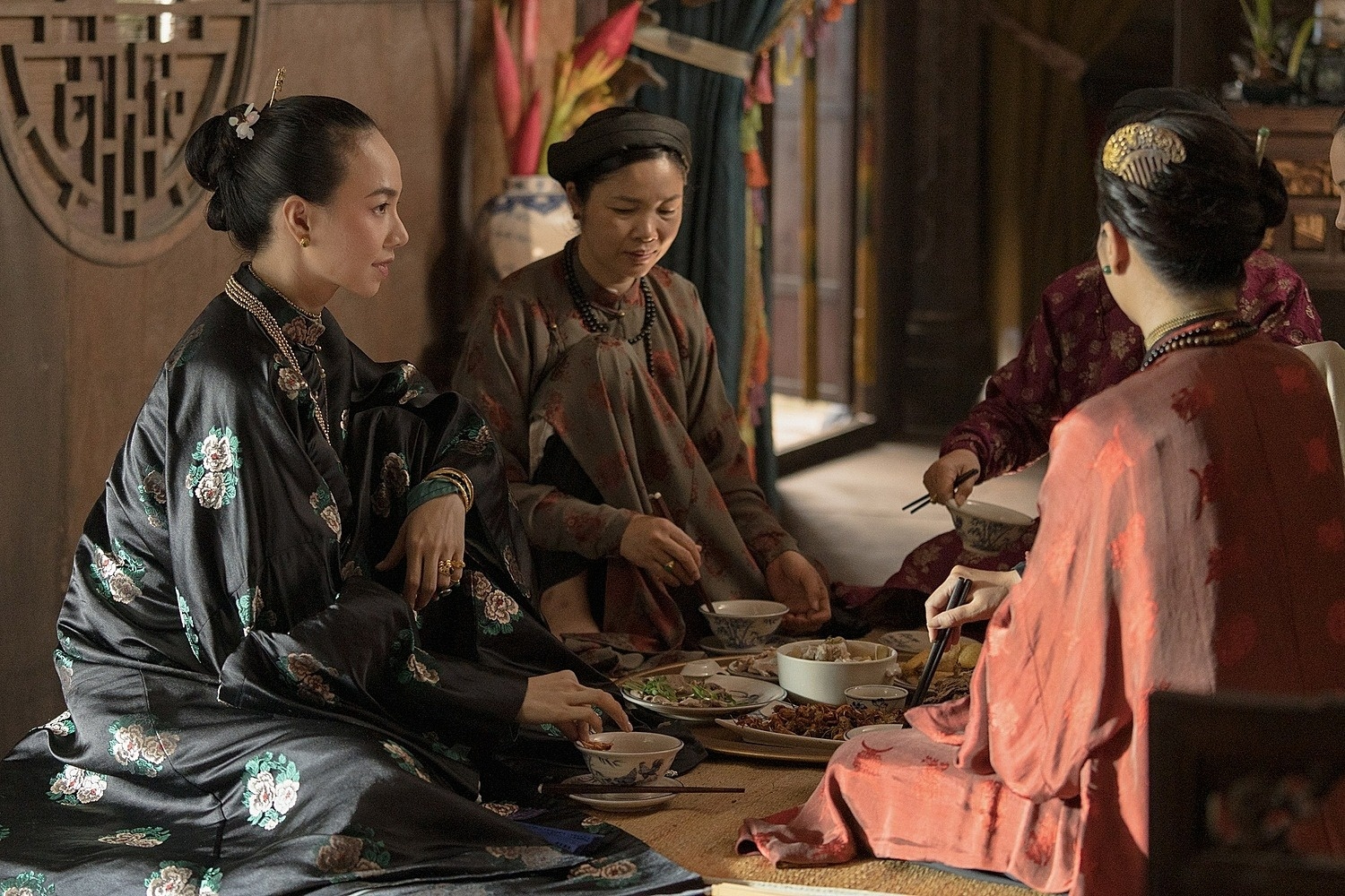 Bua an hang ngay cua nha giau An Nam hon 100 nam truoc hinh anh