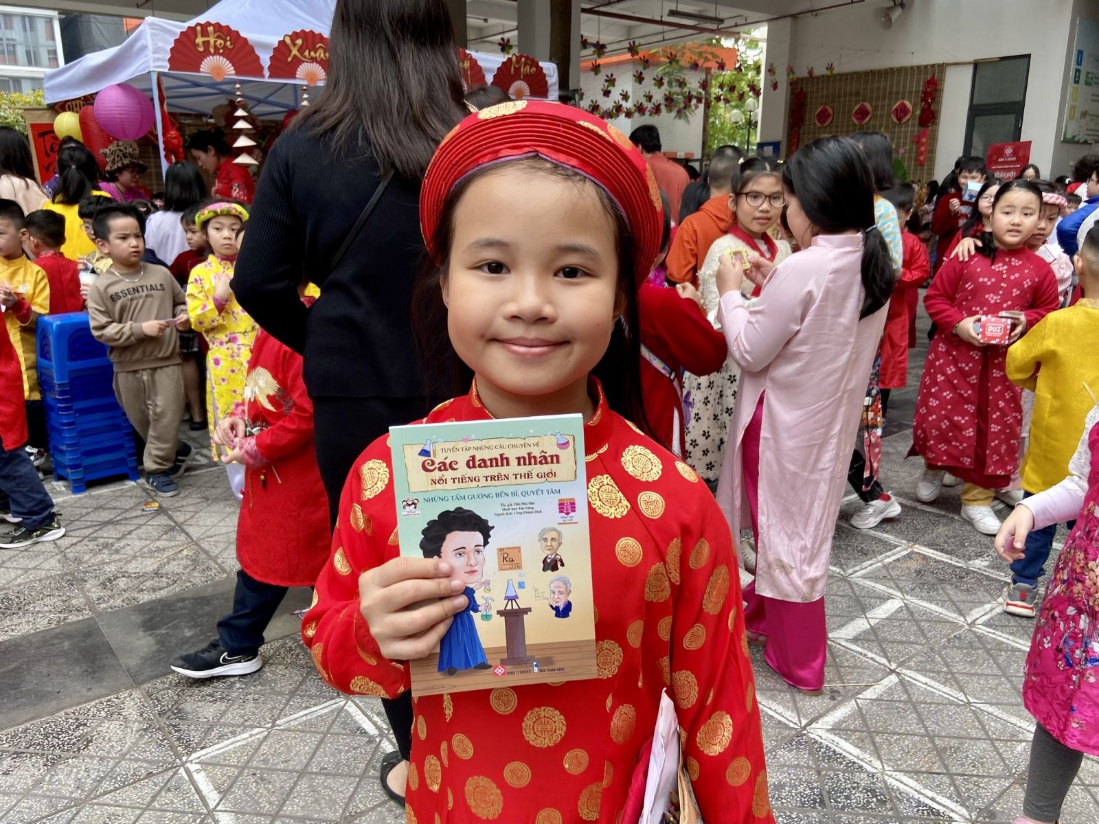 Nhieu hoat dong hap dan danh cho ban doc nhi tai Hoi sach xuan hinh anh