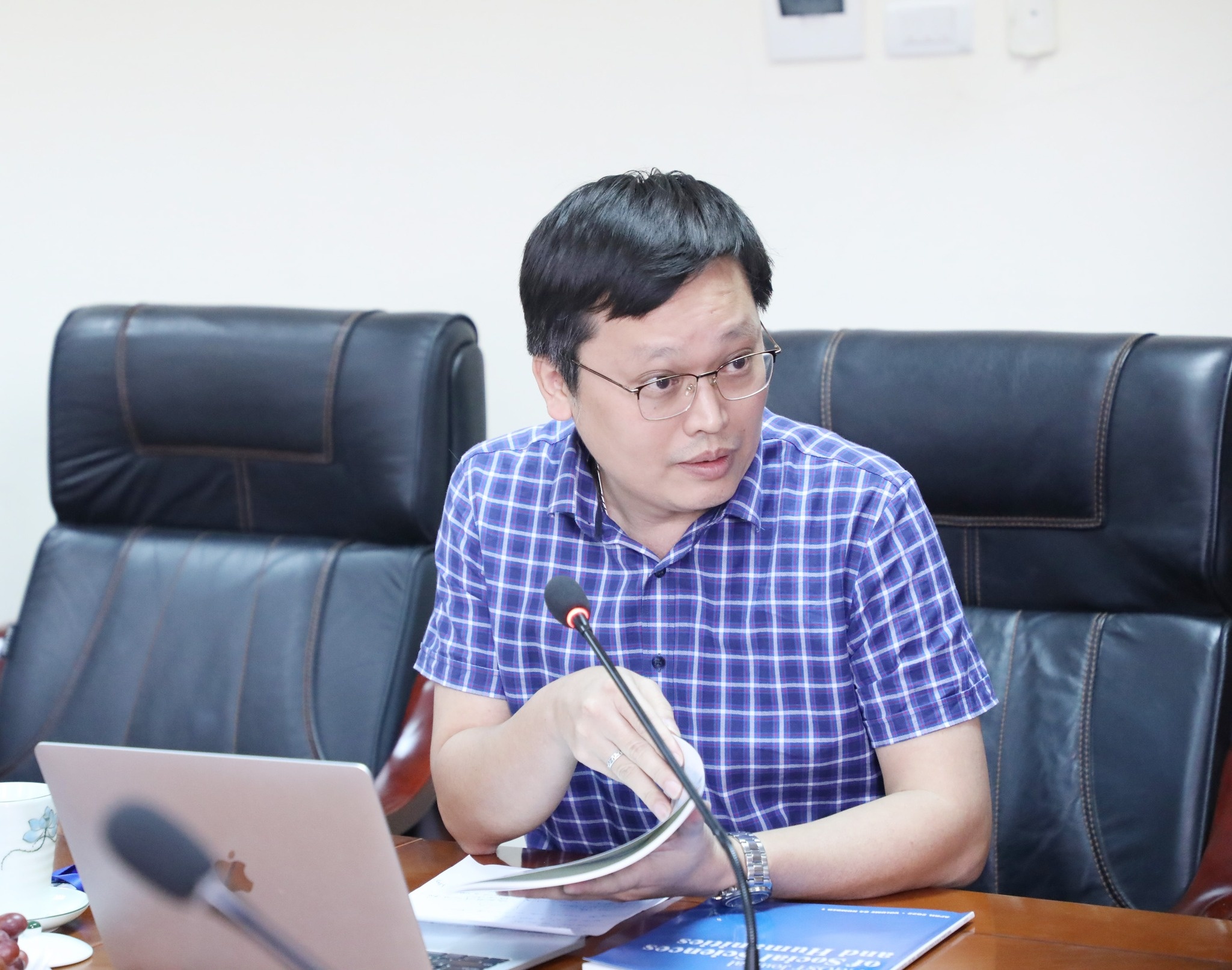 Linh Nam dat su anh 2