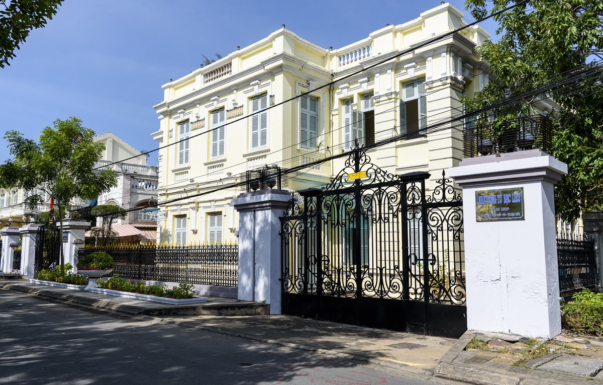 Dai dien chu lon nhat Nam Ky Tran Trinh Trach giau co nao hinh anh