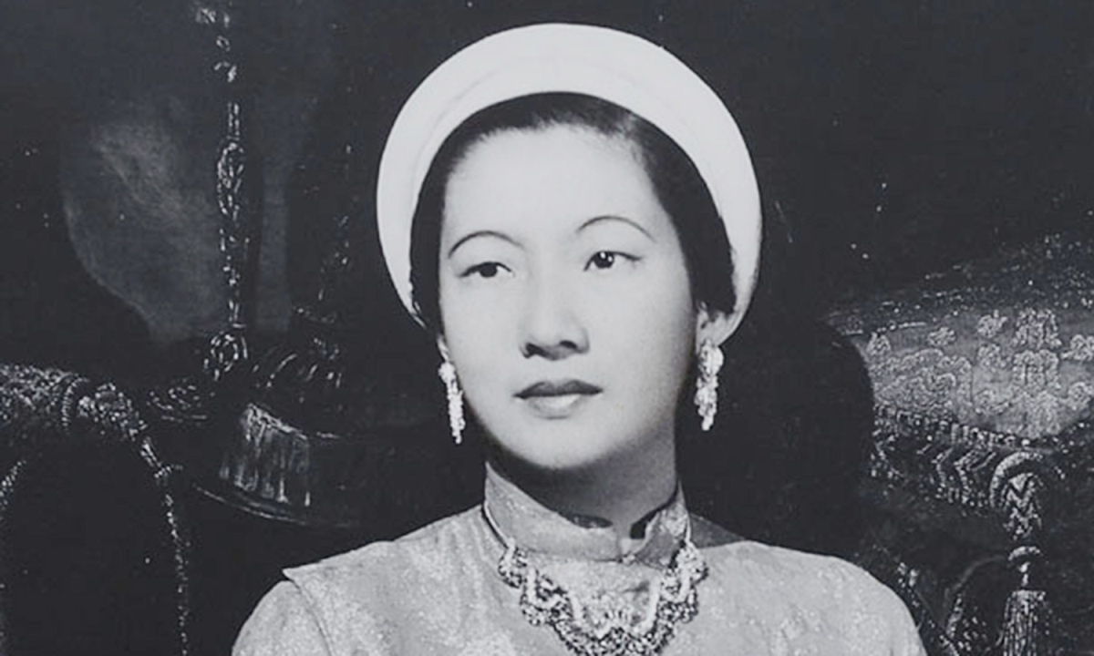 Kho nu trang, bat dong san cua Hoang hau Nam Phuong hinh anh