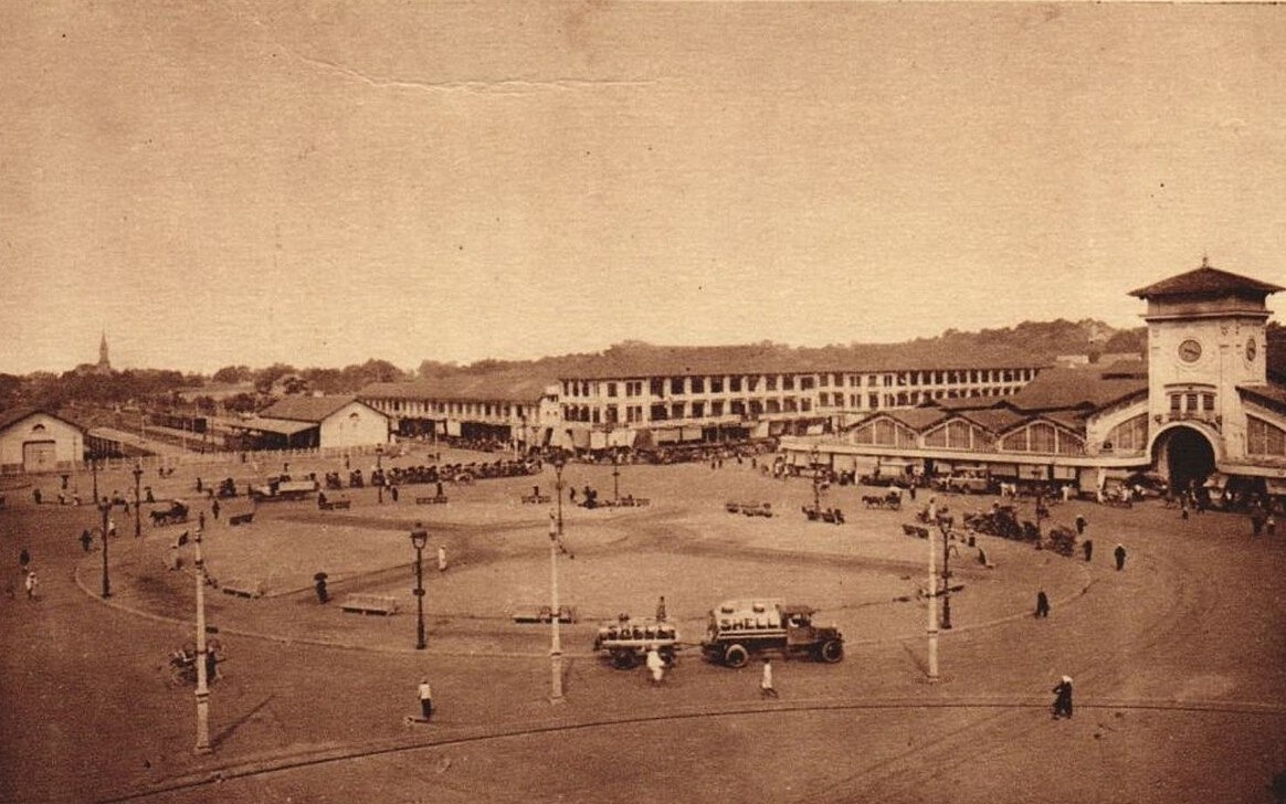 Quang truong Cho Ben Thanh 100 nam truoc hinh anh