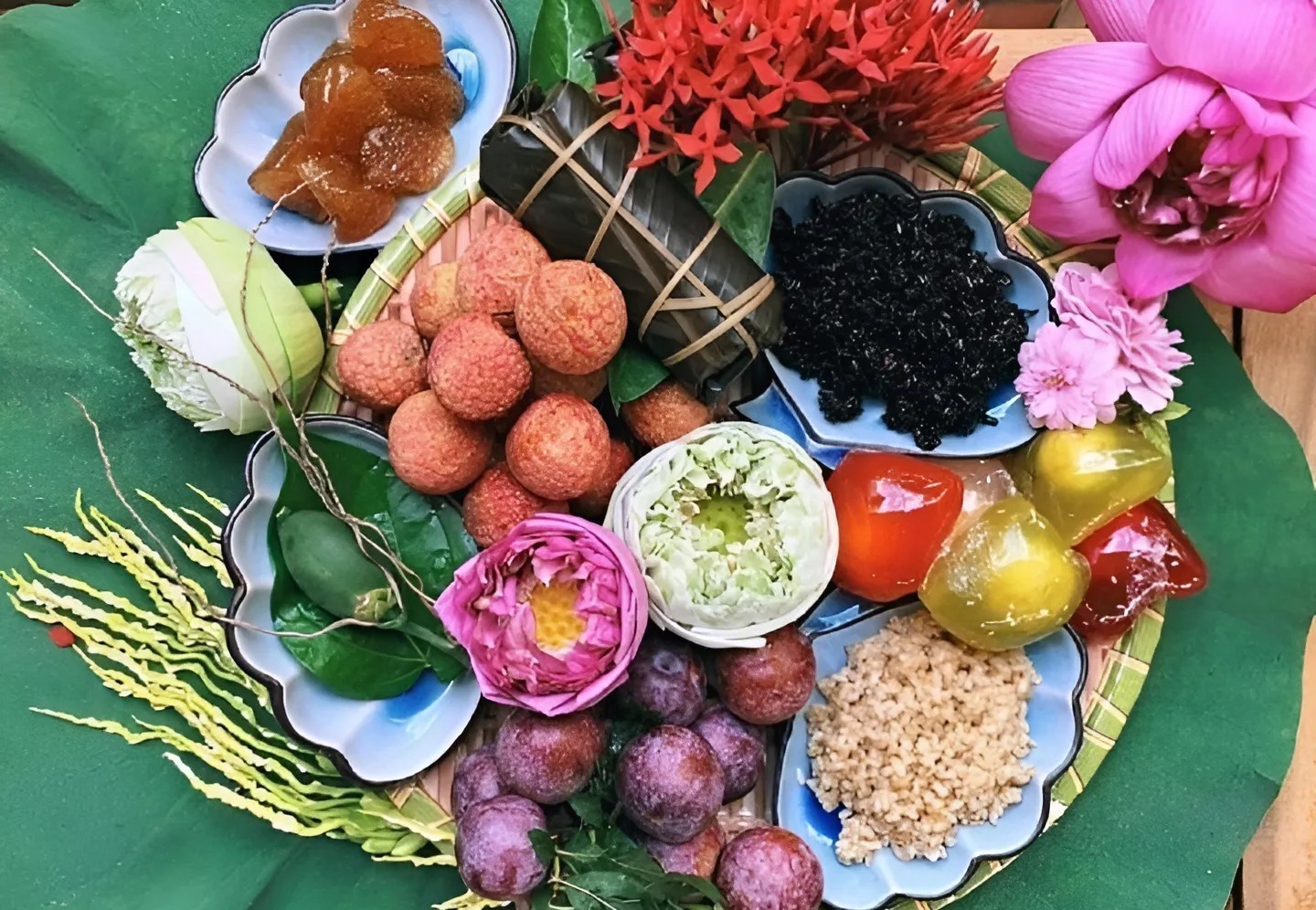 Tuc con re le bieu bo me vo vao dip Tet Doan Ngo hinh anh