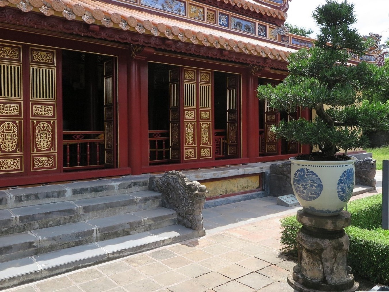 Hoang thanh Hue anh 10