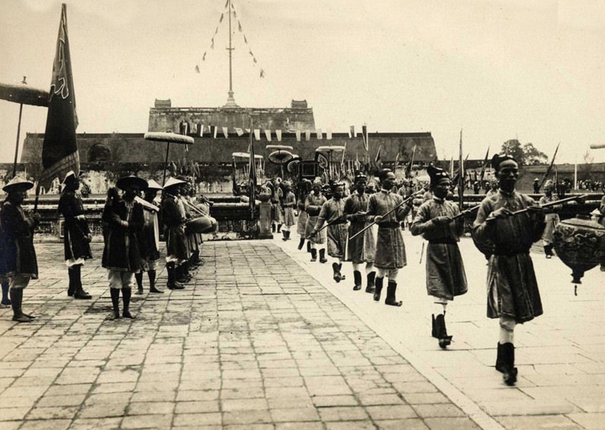 Hoang thanh Hue anh 13