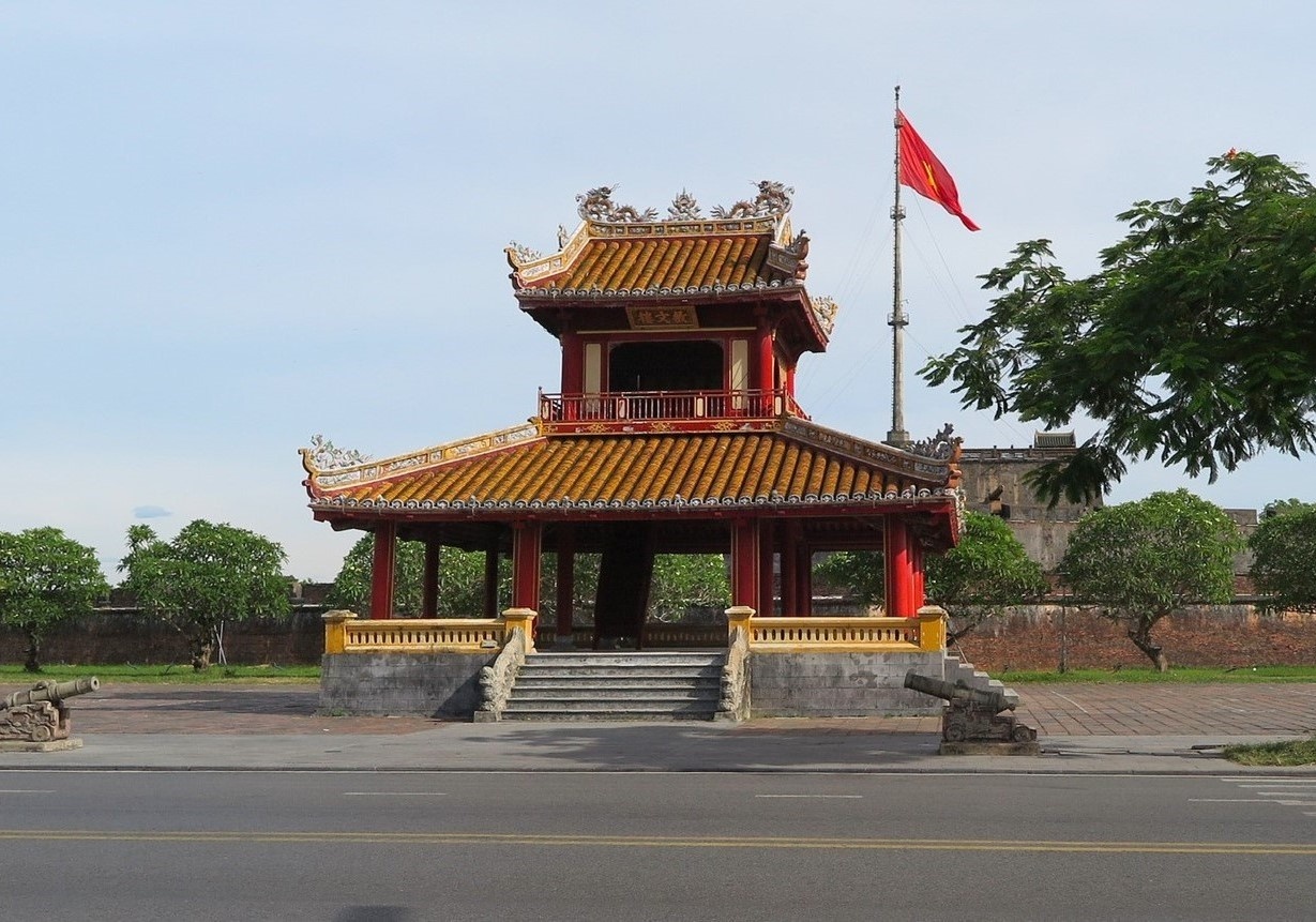 Hoang thanh Hue anh 4