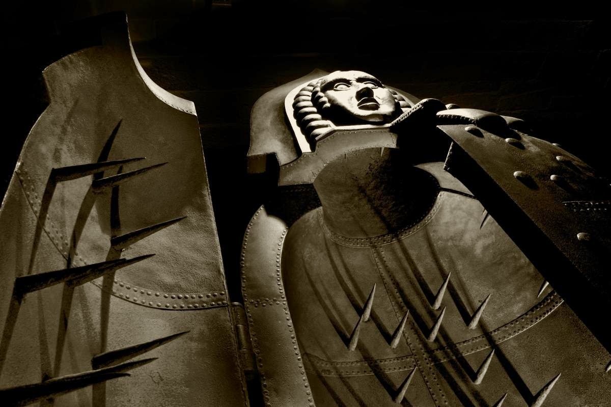 Trinh nu sat co phai la cong cu tra tan da man thoi Trung co? hinh anh