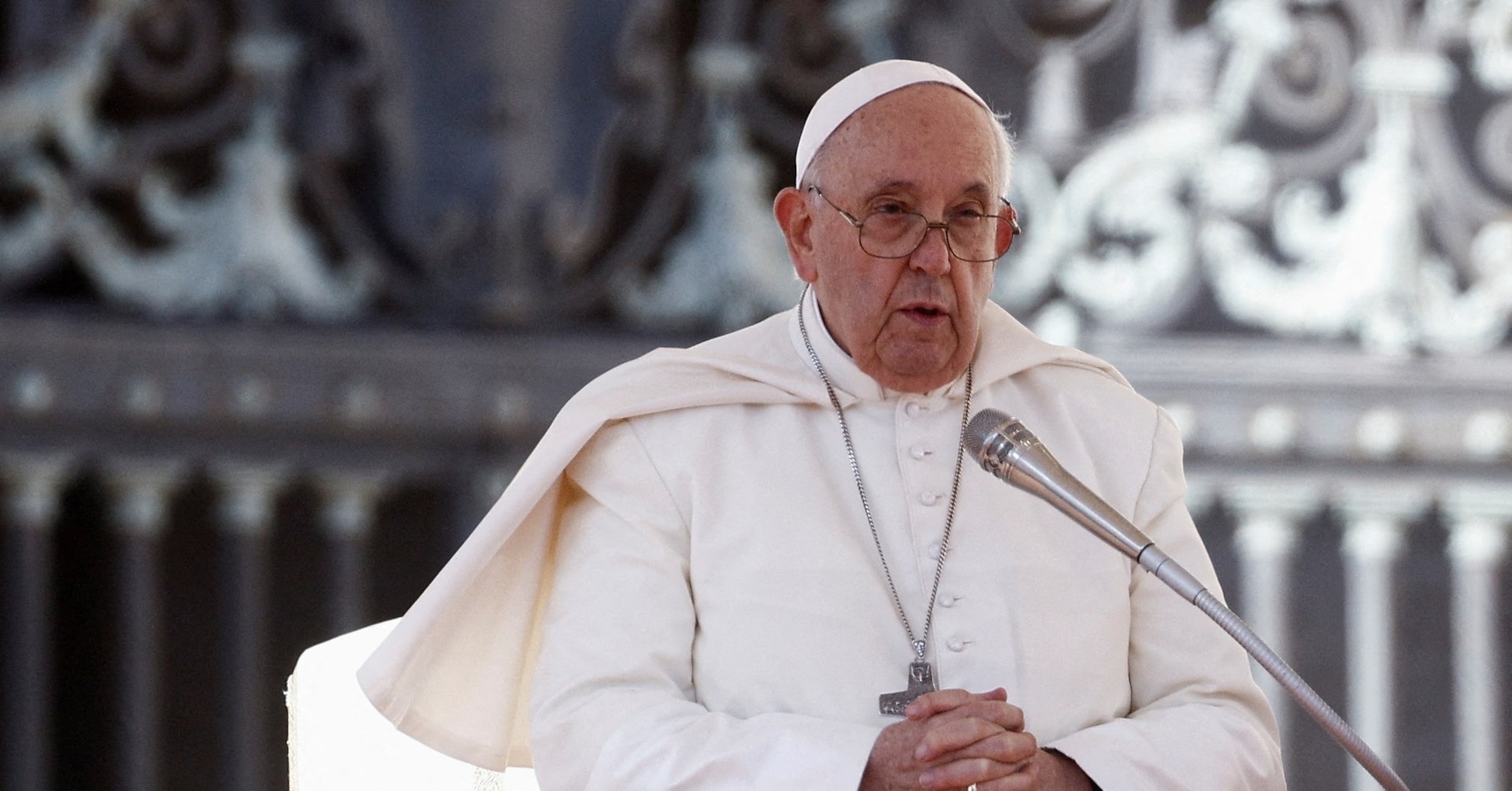 Giao hoang Francis va suc manh tu su khiem nhuong hinh anh