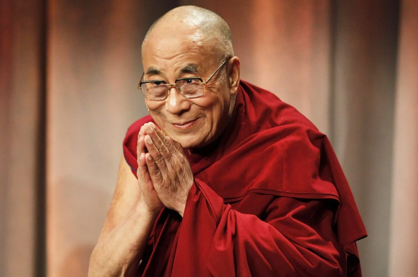 Cuoc doi thoai voi nha su duoc trao giai Nobel Hoa binh hinh anh