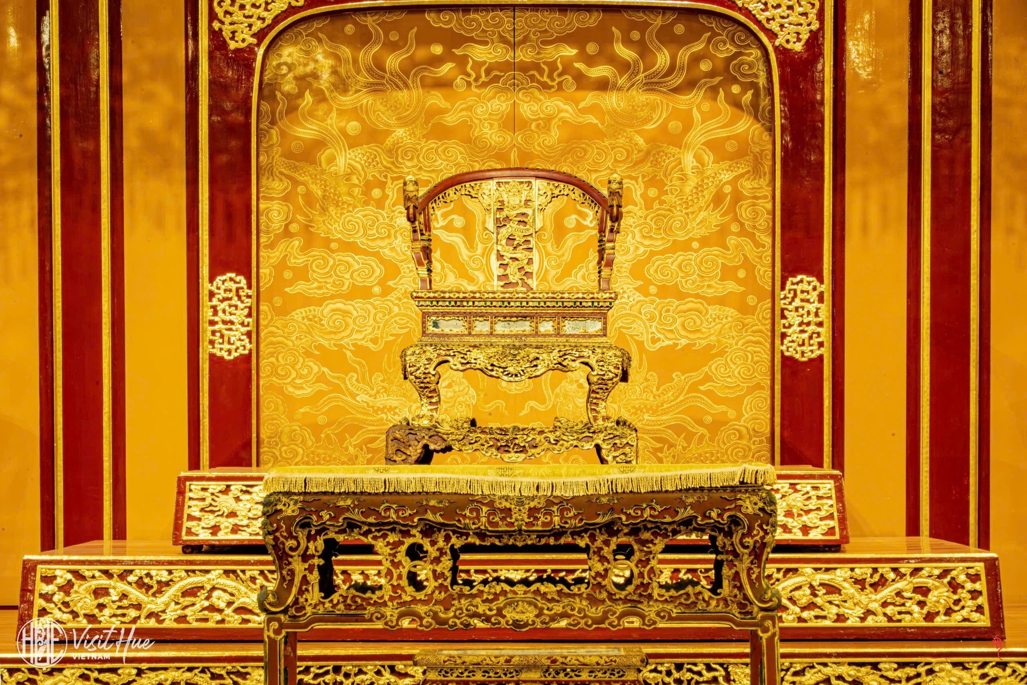 Ngai vang - Bao vat quan trong bac nhat trieu Nguyen de lai hinh anh