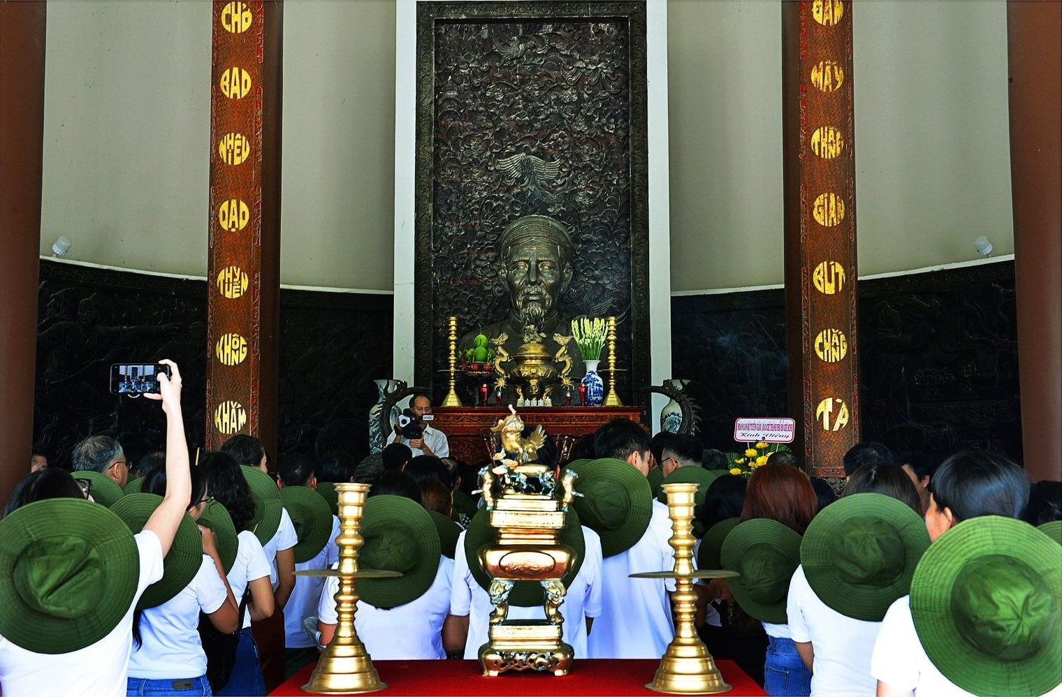 Hanh trinh ve nguon anh 1