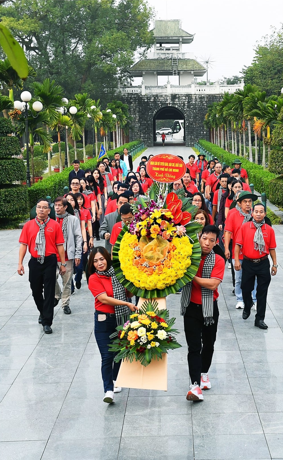 Hanh trinh ve nguon anh 8