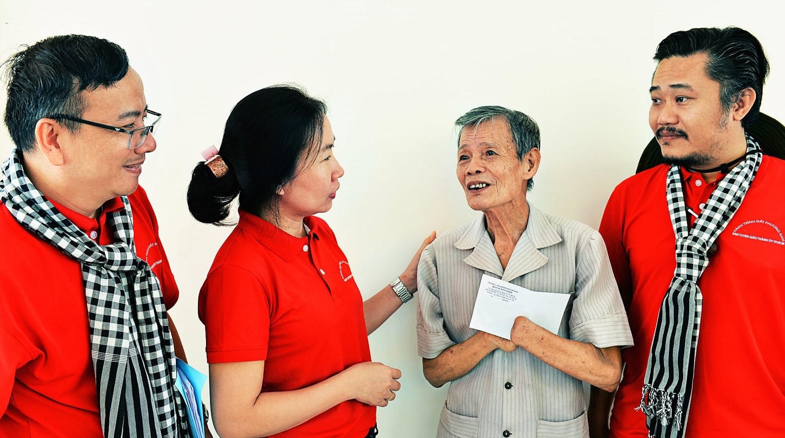 Hanh trinh ve nguon anh 6