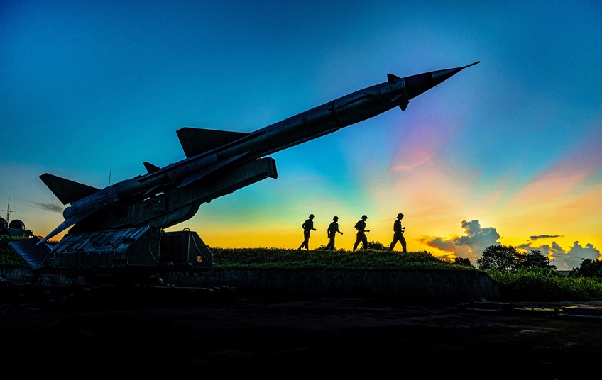 Khuc trang ca tu tran dia B-52 huyen thoai hinh anh