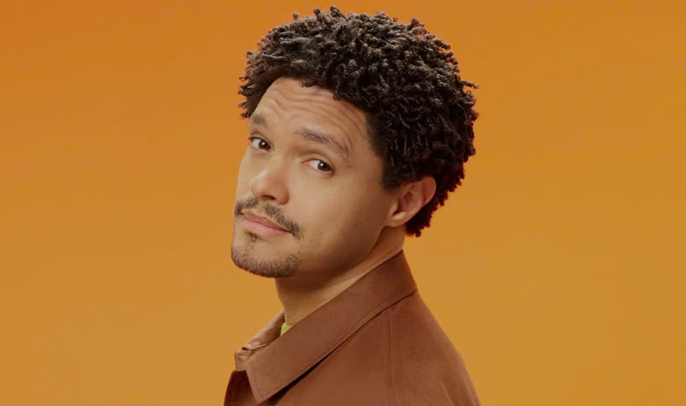 Mon qua dien vien hai Trevor Noah tang nguoi lon tung la tre con hinh anh