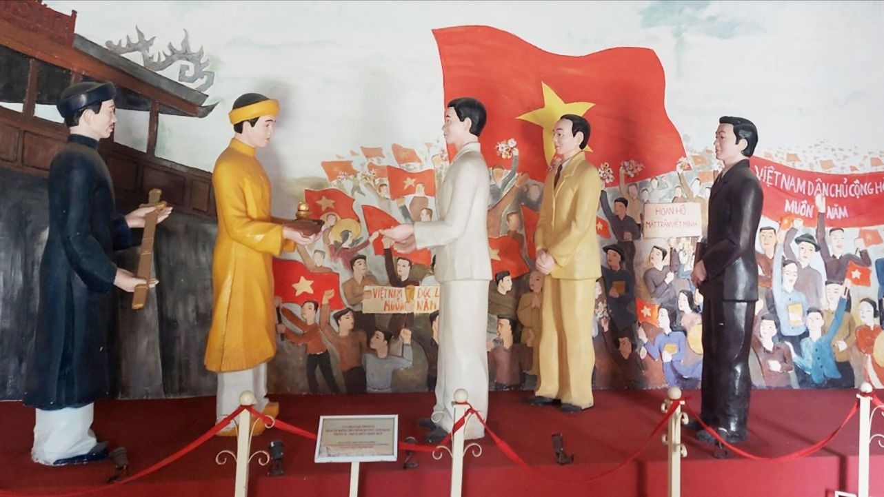 Vua Bao Dai thoai vi qua hoi ky Bo truong tre nhat Chinh phu lam thoi hinh anh