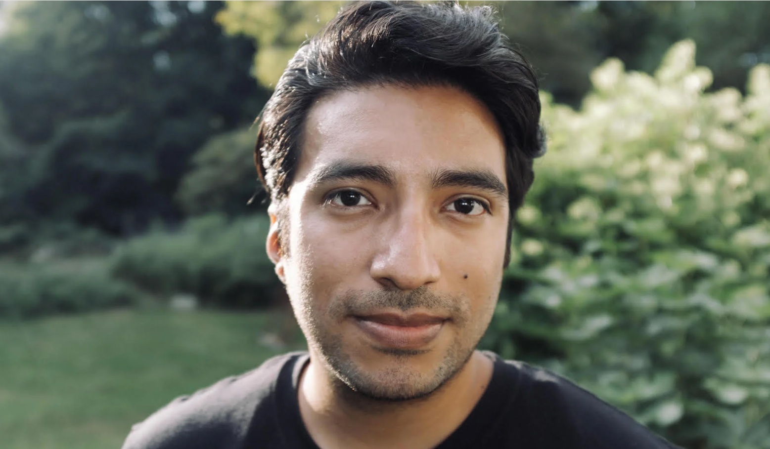 Hanh trinh tu con nghien tro thanh tac gia sach lam day song the gioi hinh anh