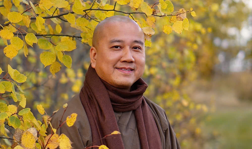 Van dap mo loi tinh thuc cua sa mon Thich Phap Hoa hinh anh