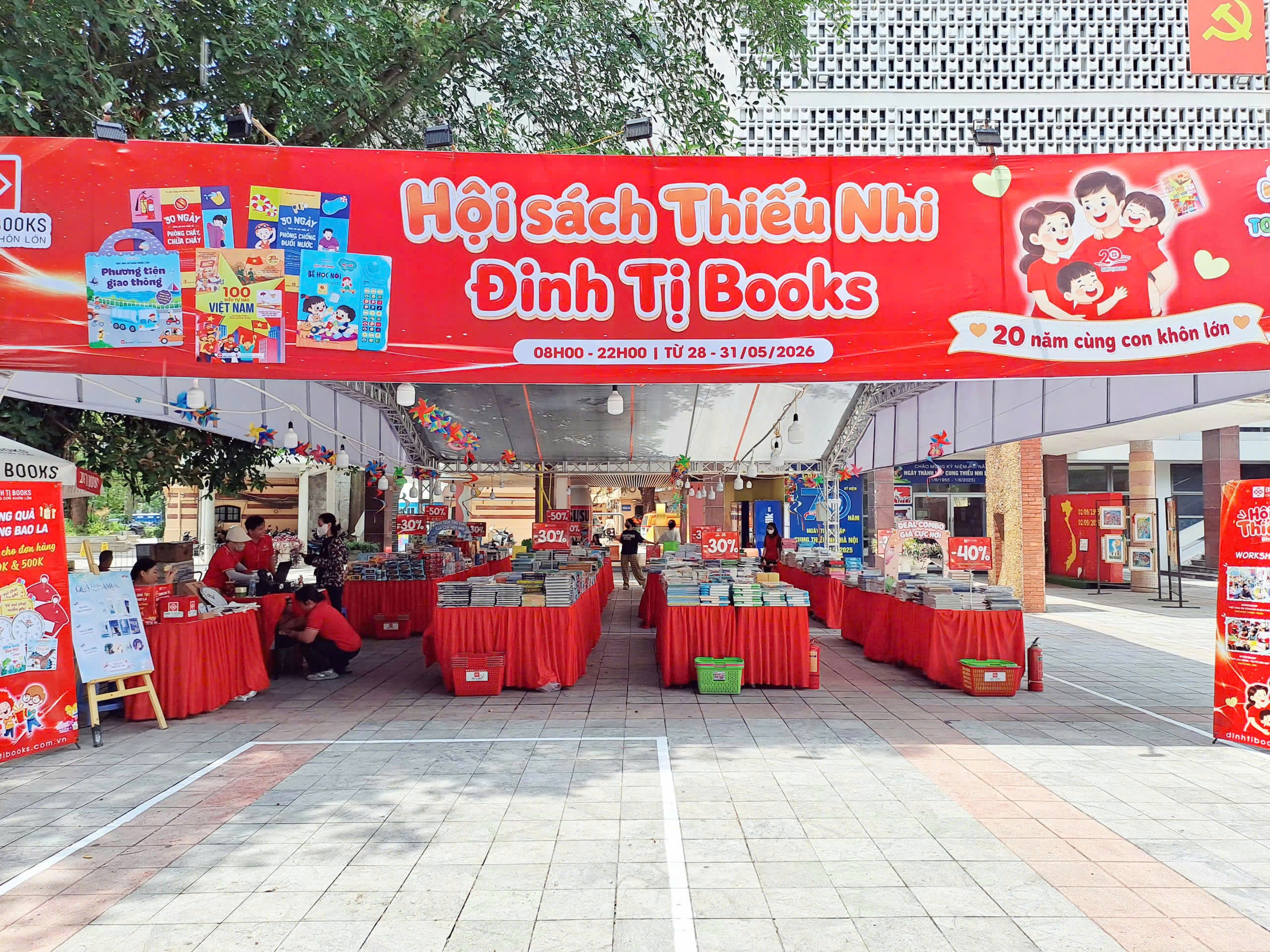 Hoi sach thieu nhi anh 2