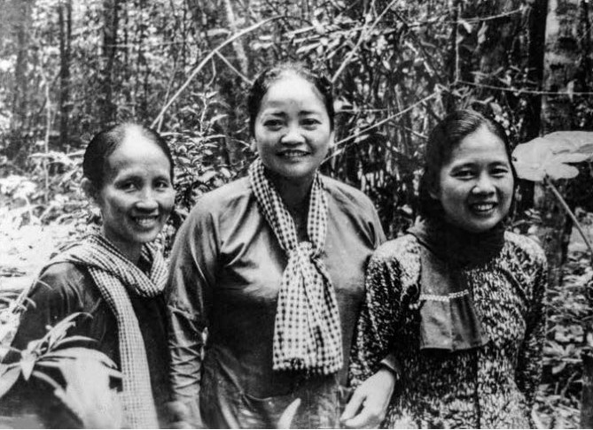 Chuyện t&igrave;nh ảnh 3