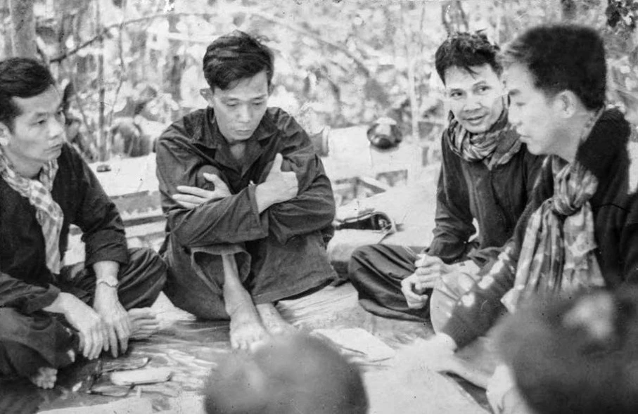 Chuyện t&igrave;nh ảnh 4