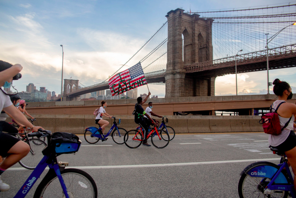 hang nghin nguoi dap xe bieu tinh tai NYC anh 4