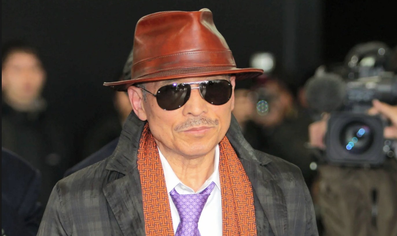 Canh sat Nhat tim cach ngan yakuza phat keo cho tre em hinh anh