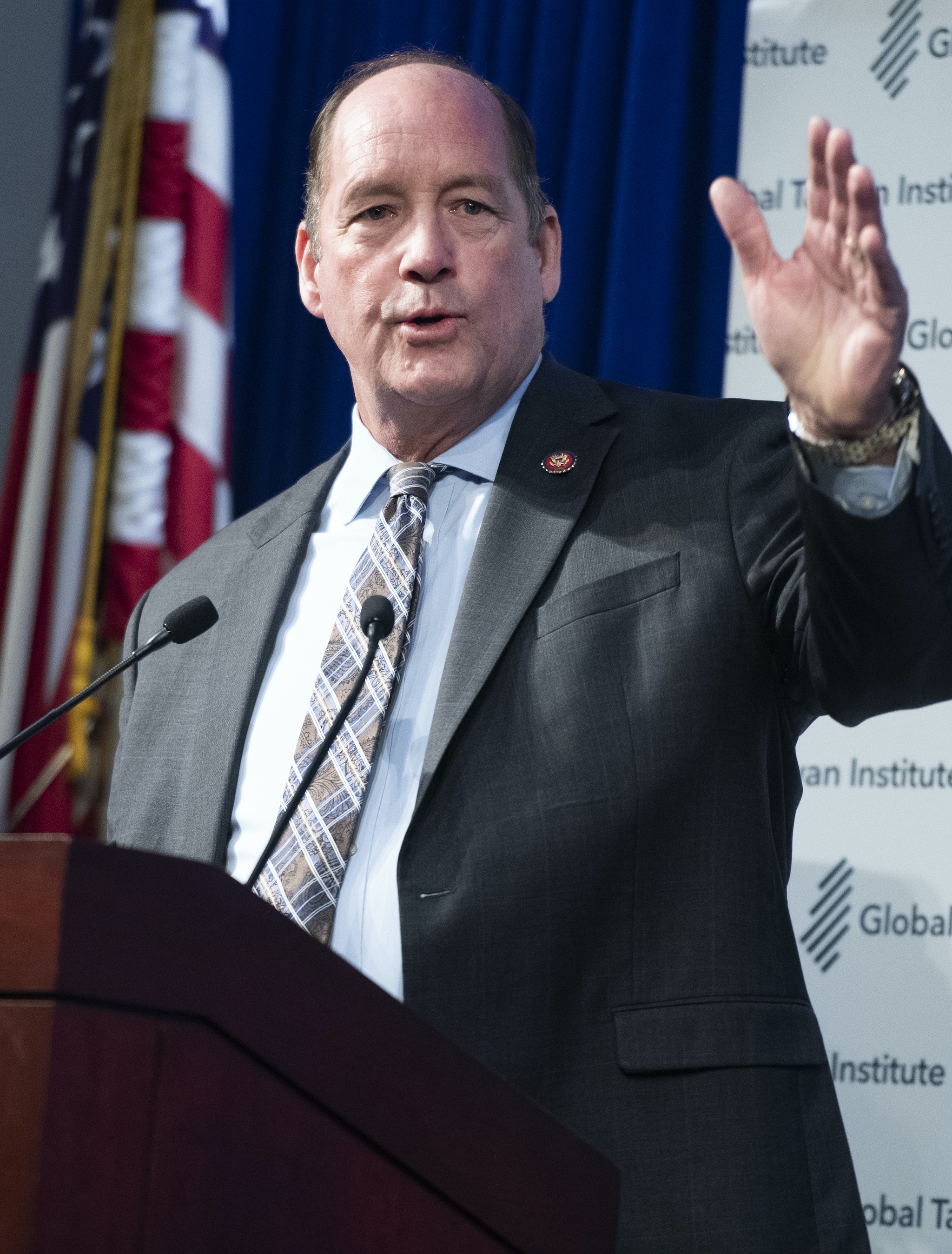 AOC phan bac lai loi xuc pham cua Ted Yoho anh 1