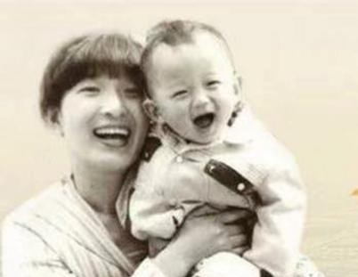 Gia dinh Trung Quoc tim thay con trai bi bat coc sau 32 nam hinh anh