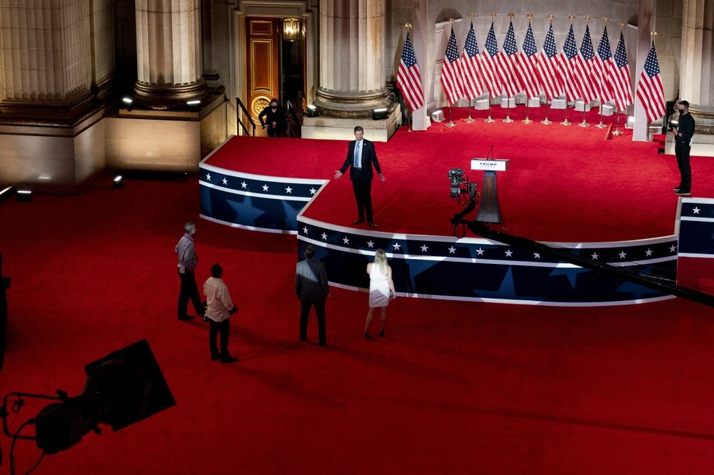 TT Trump ca ngoi CNN sau dem dau dai hoi dang hinh anh