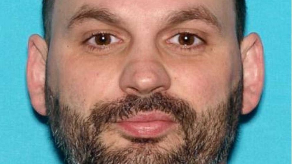 Bot banh pizza bi nhet luoi dao lam trong sieu thi o My hinh anh