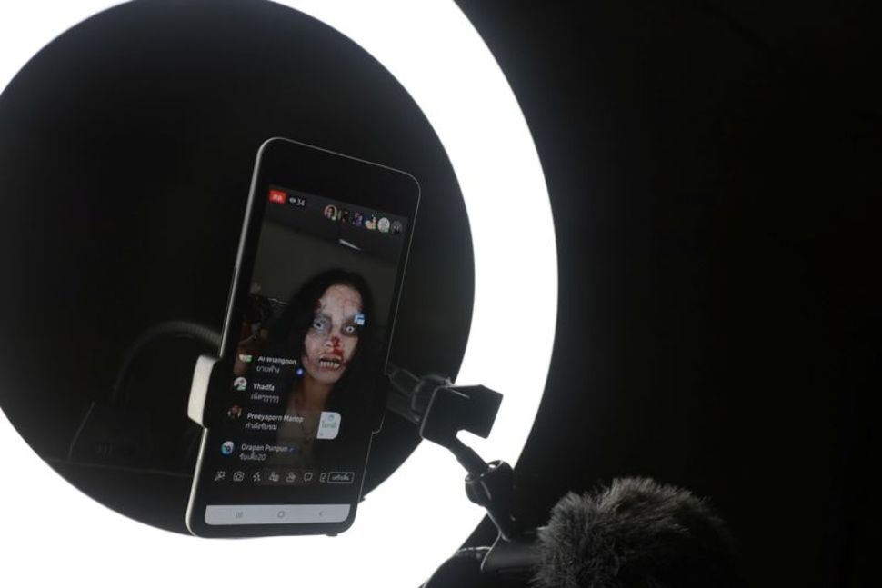 ban quan ao nguoi chet anh 1