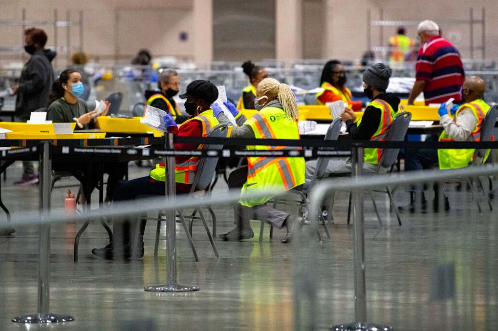 Phieu am, ong nuoc bung dan toi truc trac o mot so diem bau cu hinh anh