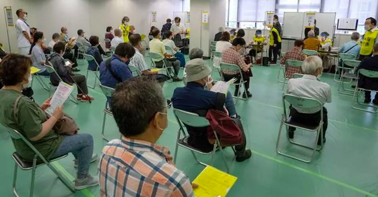 Hon 7.000 lieu vaccine Covid-19 bi huy bo o Nhat hinh anh