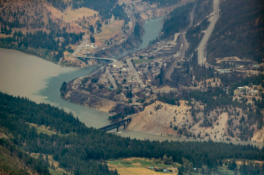 mot thi tran Canada bi xoa so anh 3